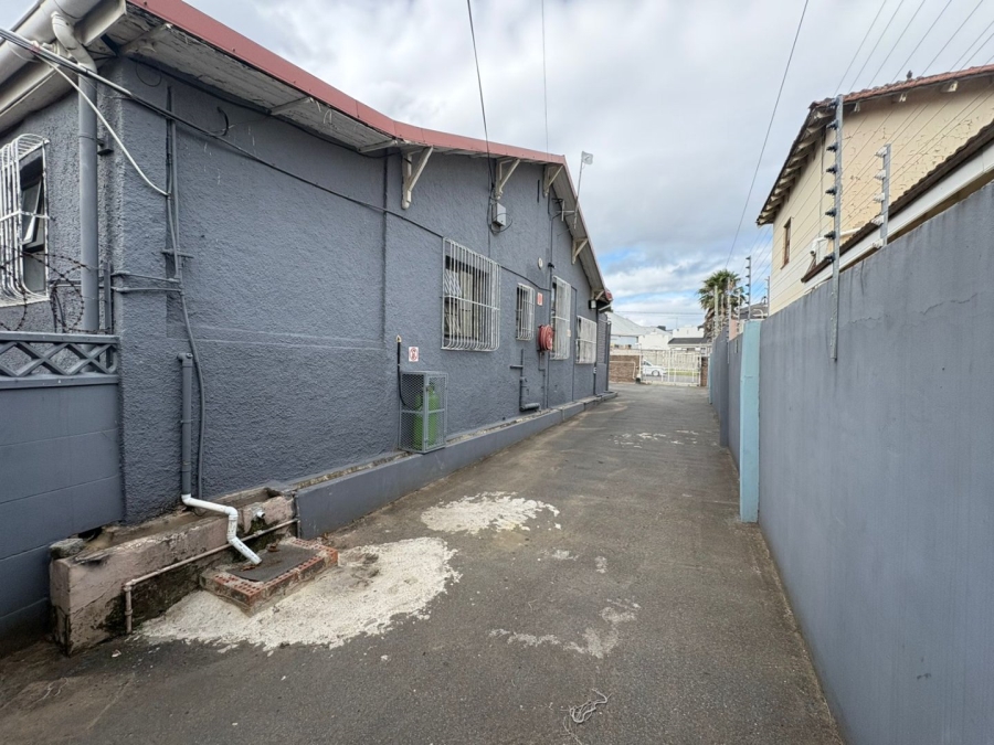 10 Bedroom Property for Sale in Southernwood Eastern Cape